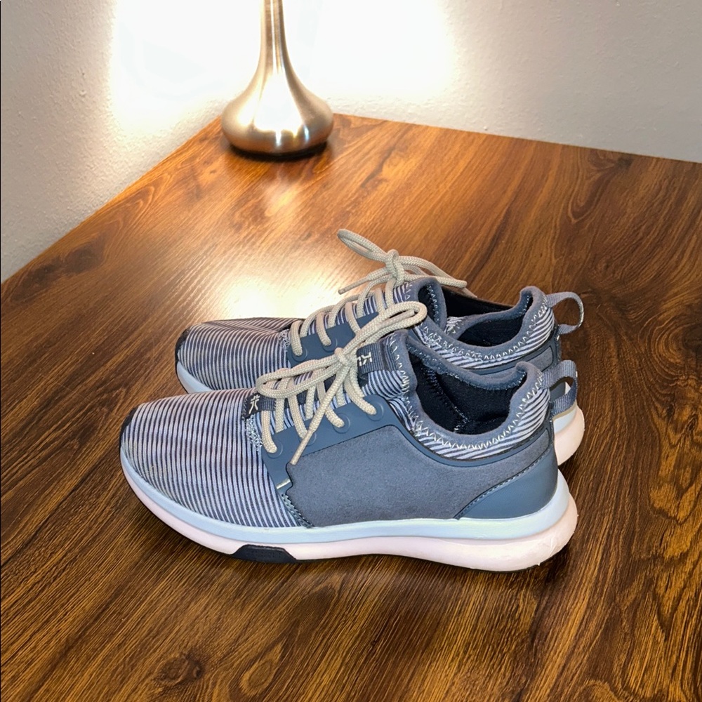Kuru Atom Women’s Sneakers